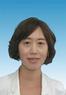王霞
